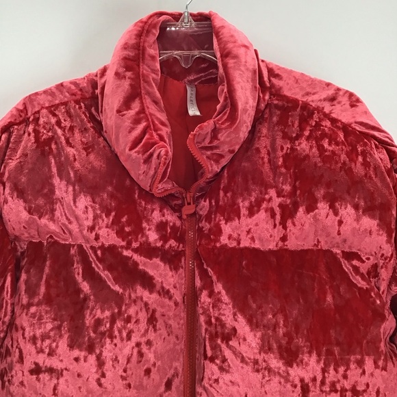 Fabletics Wander Crushed Velour Cropped Puffer Jacket Strawberry Red Size Med - Picture 5 of 10